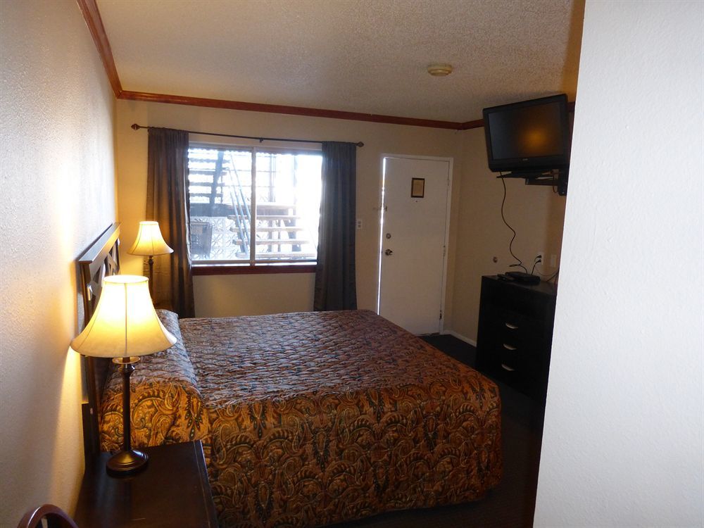 Travel Inn Laramie Exterior photo