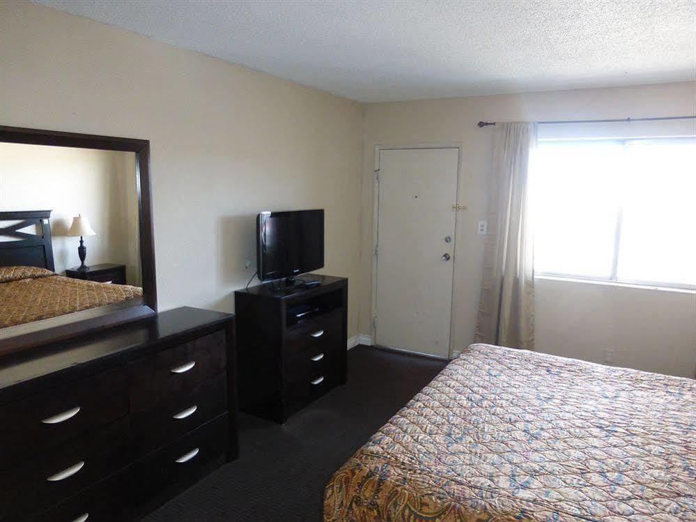 Travel Inn Laramie Exterior photo